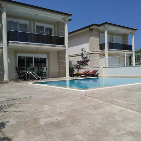 Pera Villalari Villa *